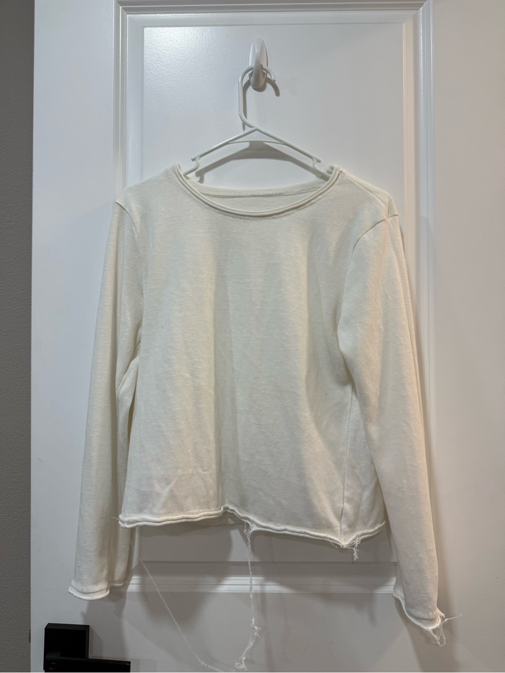 Women’s Cream Long-Sleeve Crewneck Sweater